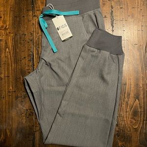 NWT Figs Zamora Graphite M